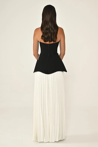 Straplez Çiçek Aksesuarlı Üstü Krep Eteği Piliseli Şifon Abiye Elbise - 4