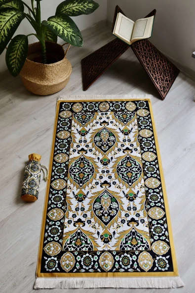 Pratik Ve Taşınabilir Ipek Dokulu Keseli Seccade S1001 ürün görseli