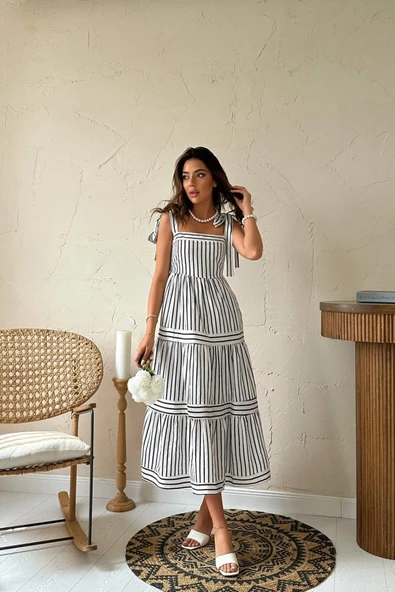 Siyah Omuzdan Bağlamalı Çizgili Elbise ürün görseli