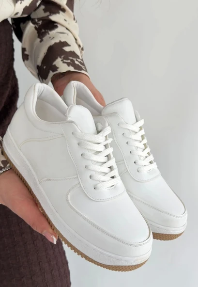 Ceyyan Beyaz Cilt Bağcıklı Kadın Spor Ayakkabı ürün görseli