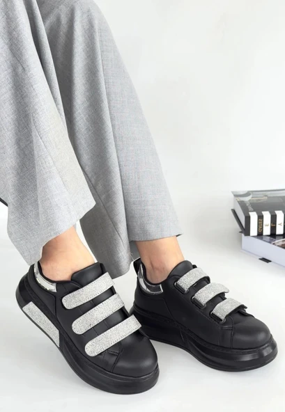 Elika Siyah Cilt Simli Cırt Cırtlı Kadın Spor Ayakkabı ürün görseli