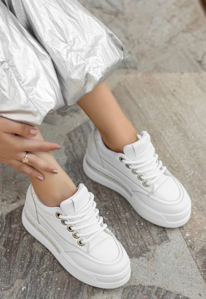 Lulu Beyaz Cilt Bağcıklı Kadın Spor Ayakkabı ürün görseli