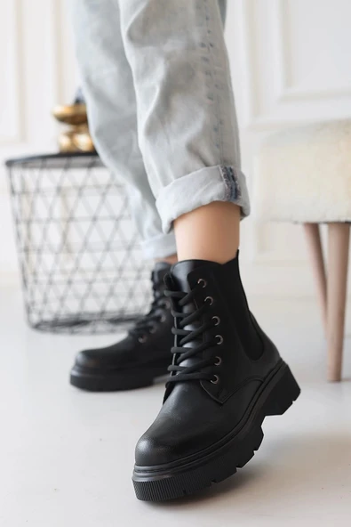 Daum Siyah Cilt Bağcıklı Kadın Bot - Resim 2