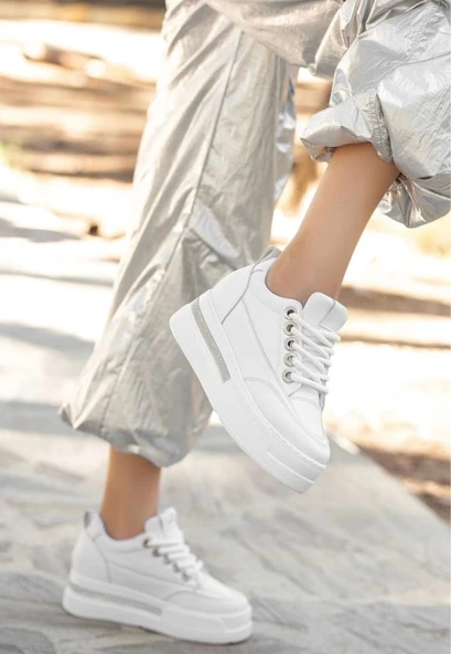 Lulu Beyaz Cilt Bağcıklı Kadın Spor Ayakkabı - Resim 3