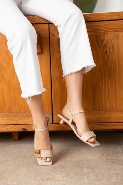 Zıan Bej Topuklu Ayakkabı ürün görseli