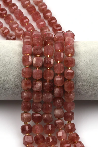 Pembe Renkli Kuvars Doğal Taş Dizi 8 mm Küp Kesim ürün görseli