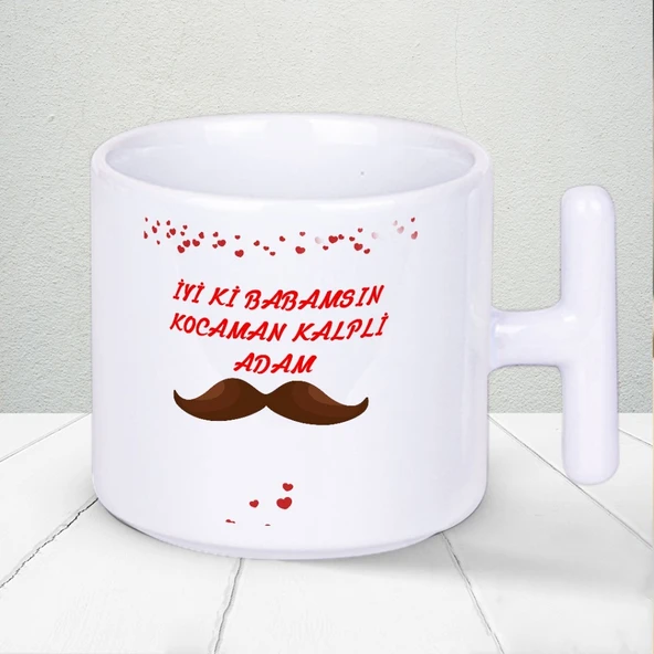 İyi Ki Babamsın Kocaman Kalpli Adam Yazılı Babalar Gününe Özel T Kupa Bardak ürün görseli
