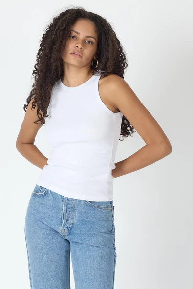 Fitilli Regular Fit Normal Kalıp Siyah-Beyaz-Gri-Lacivert Bisiklet Yaka Sıfır Kol Pamuklu 4'lü Kadın Atlet - Resim 3