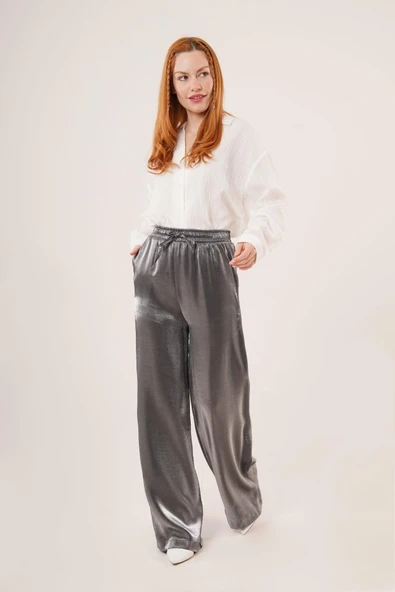 Parlak Görünümlü Cepli Antrasit Bol Paça Pantolon - Resim 3