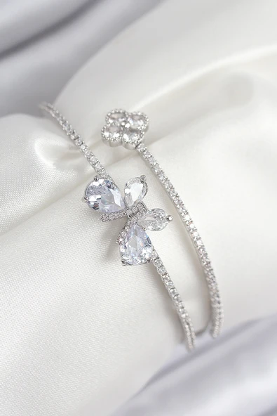 Pirinç Zirkon Taşlı Kelebek Ve Yonca Model Gümüş Renk Kadın Bileklik - EBJ250902W37710 ürün görseli