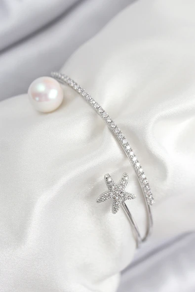 Pirinç Zirkon Taşlı Yıldız Ve İnci Model Gümüş Renk Kadın Bileklik - EBJ250902W37744 ürün görseli
