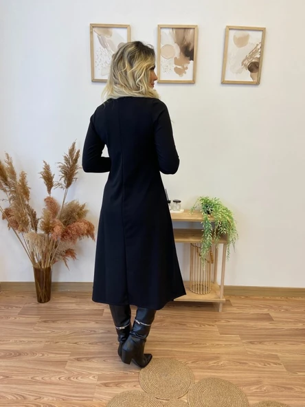 Kadın Uzun Kollu Balıkçı Yaka Omuzda Damla Detaylı Yırtmaçlı Krep Midi Elbise - Resim 3