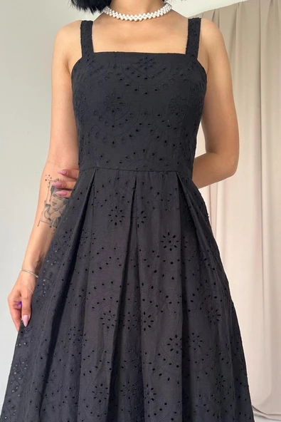 Siyah Askılı Aparatlı Brode Elbise - Resim 3