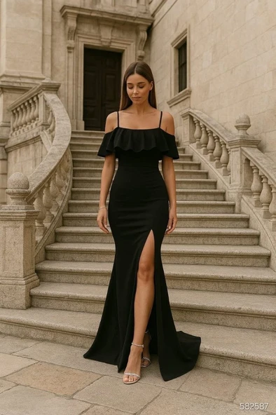 Kadın Dalgıç Krep Yırtmaç Detaylı Askılı Maxi Boy Elbise ürün görseli