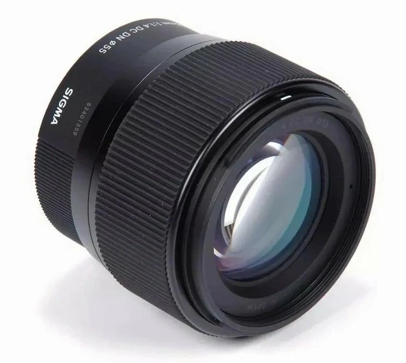 Sigma 56mm F/1.4 DC DN Contemporary Lens (Canon RF) - 2