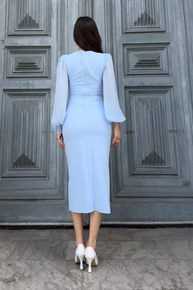 Yaka Detaylı Taş ve İnci Süslemeli Abiye Elbise 2204-Bebe Mavisi - Resim 6