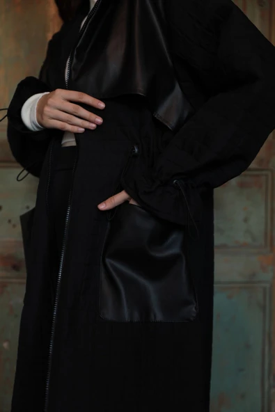 Deri Kumaş Garni Detay Jakar Kadın Trençkot-Siyah - Resim 2