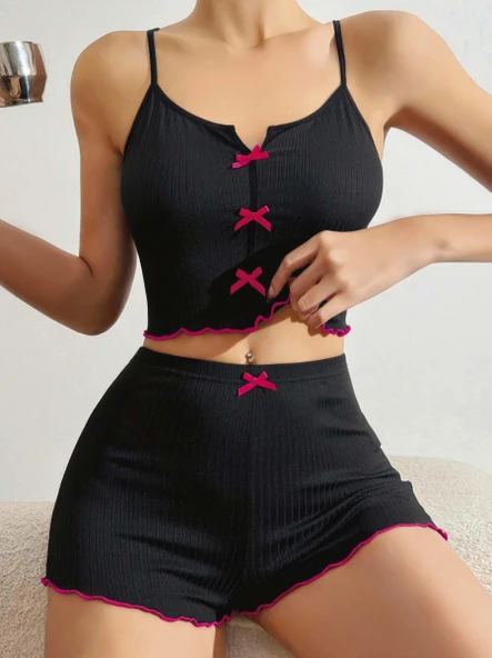 Amora Secret Pamuklu Siyah Üstüne Pembe Kurdelalı Fitilli Askılı Şortlu Pijama Takımı