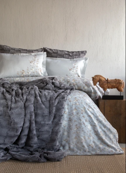 Çift Kişilik Briella Gri Yatak Örtülü Nevresim Set