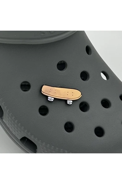 Crocs Terlik Süsü ve Aksesuarı , Çanta Süsü – Renkli Jibbitz Kaykay Görselli Figür Aksesuarı ürün görseli 1