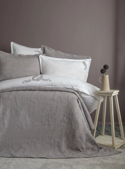 Çift Kişilik Marsilya İndigo Yatak Örtülü Nevresimli Set