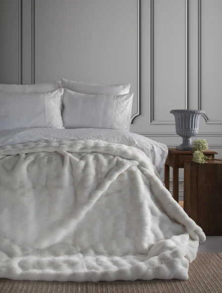 Çift Kişilik Nolan Beyaz Yatak Örtülü Nevresim Set ürün görseli