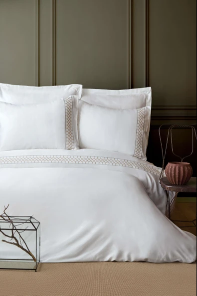 Çift Kişilik Hera White Nakışlı Bambu Nevresim Takımı