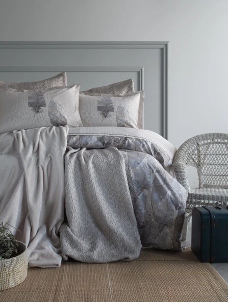 Çift Kişilik Neris Bej Nevresimli Yatak Örtülü Battaniyeli Set