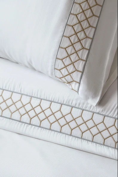 Çift Kişilik Hera White Nakışlı Bambu Nevresim Takımı - 2