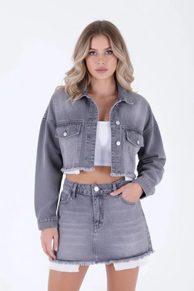 Kadın Koyu Gri Astar Detaylı Saçaklı Uzun Kol Crop Kısa Kot Ceket 25KCKT6016