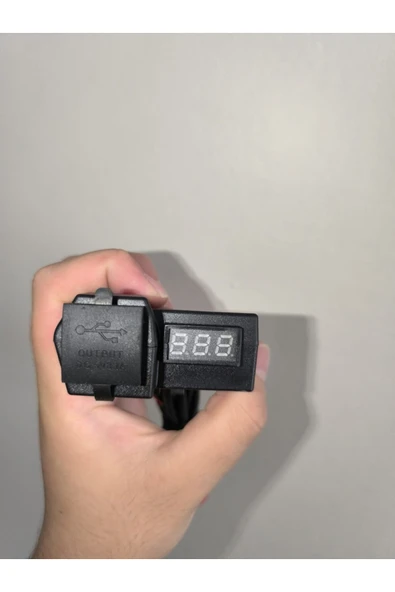AKGÜNEŞ MOTOGARAJ Akgüneş Evrensel Motosiklet ve Scooter Çift USB Şarj ve Akü Şarj Göstergesi
