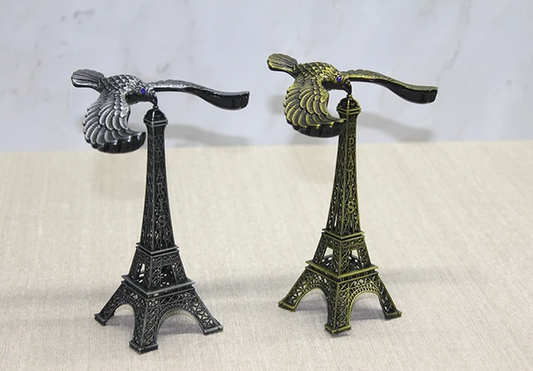 Kartallı Metal Eyfel Kulesi Model 2 ürün görseli