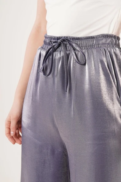 Parlak Görünümlü Cepli Mor Bol Paça Pantolon - Resim 3