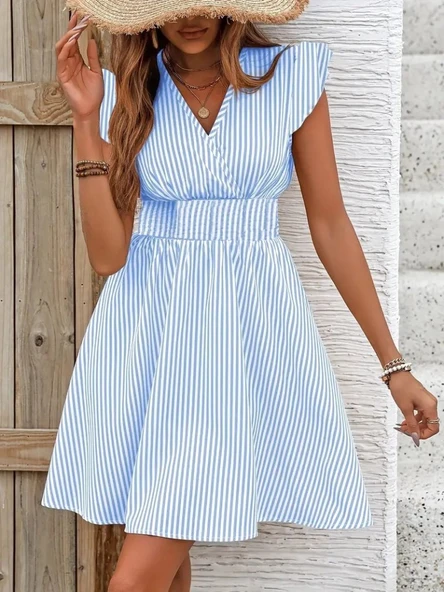 Kadın Kısa Kollu Kruvaze Yakalı Poplin Elbise ürün görseli