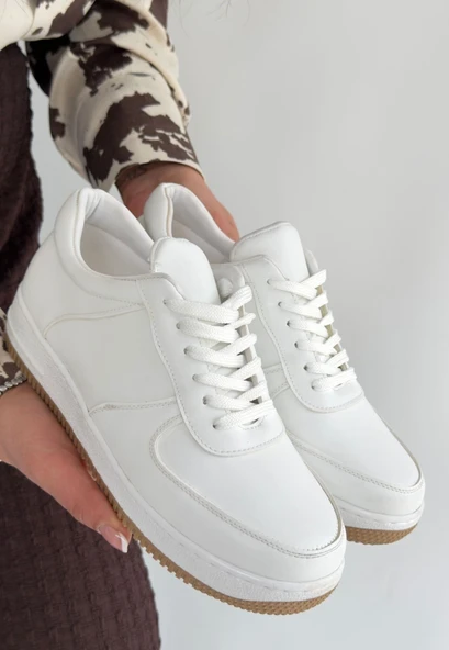 Ceyyan Beyaz Cilt Bağcıklı Spor Ayakkabı ürün görseli