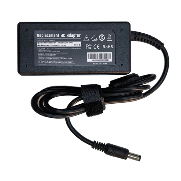 15v 1A 5.5*2.5 mm standart uçlu adaptör AC-DC 15 volt 1 amper adaptör ürün görseli
