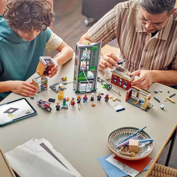 76324 Lego Marvel Örümcek Adam, Oscorpa Karşı 808 parça +10 yaş - 6