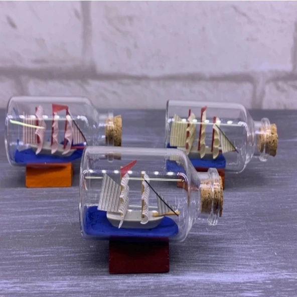 Orta Boy Şişe İçerisinde Gemi Maketi ürün görseli