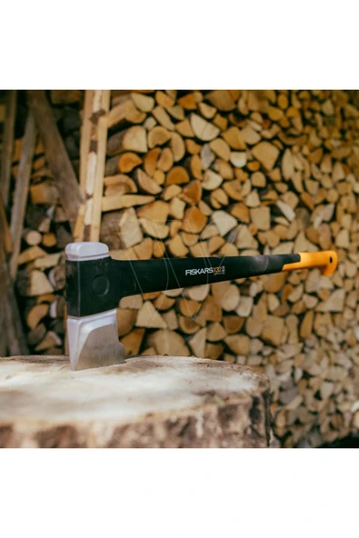 FISKARS BÜYÜK YARMA BALTASI L_X32 ürün görseli