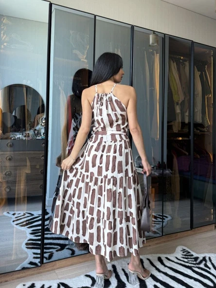 Kadın Viskon Kumaş Ip Askılı Halter Yaka Cepli Midi Boy Elbise - Resim 3