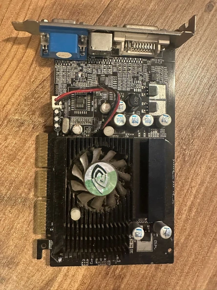 nVidia 128 MB DDR Nvidia GeForce FX 5200 2.EL KULLANILMIŞ ürün görseli 1