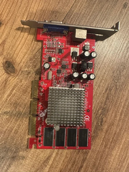 Gainward FX5200 AGP8x 128Mb TV-Out Graphic Card ( FX5200 FX5200 Gainward )  2.EL KULLANILMIŞ ürün görseli