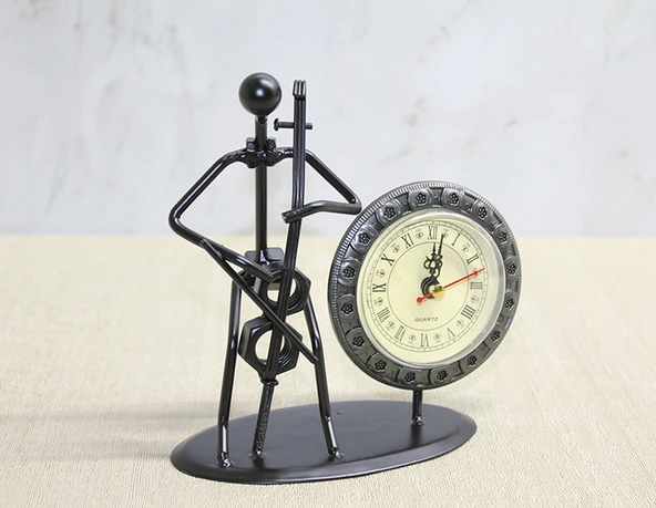 Metal Saatli Keman Çalan Müzisyen ürün görseli