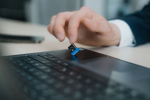 VERBATIM 98711 64GB Store n Stay Nano USB 3.2 USB BELLEK - Resim 3