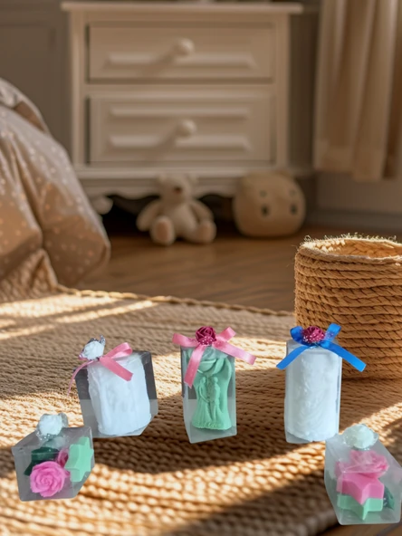 Taçlı prenses romantik aşıklar vesalıncakdaki çocıklar figürlü Doğal çoklu renk 5lı Dekoratif  mum ürün görseli