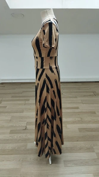 Kadın Kısa Kollu Bisiklet Yaka Puantiyeli Maksi örme Krep Elbise - Resim 5