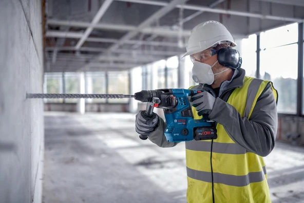 Bosch GBH 18V-28 C 2x5.0Ah Çift Akülü Kırıcı Delici - 3
