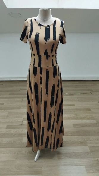 Kadın Kısa Kollu Bisiklet Yaka Puantiyeli Maksi örme Krep Elbise - Resim 4