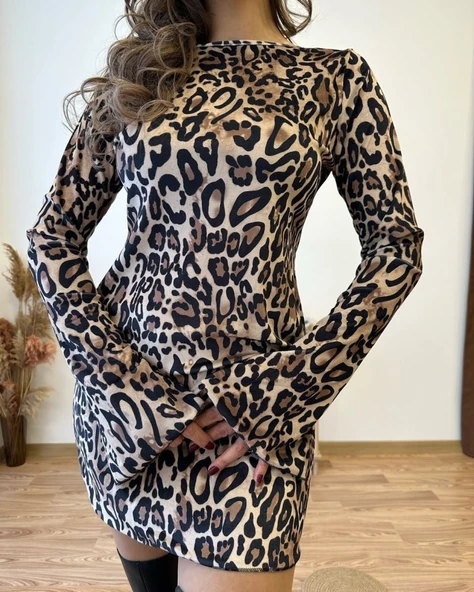 Kadın Uzun Kollu Kayık Yaka Leopar Baskılı Mini Elbise ürün görseli