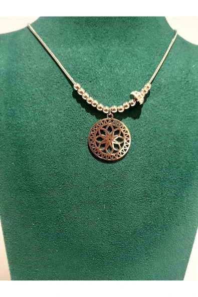 Monalisa Home Gümüş Renk Lüks Figürlü Gösterişli Harf Kolye ürün görseli 1